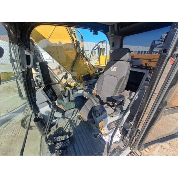 2018 Caterpillar 323-45885885