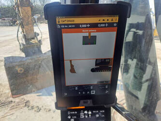 2018-caterpillar-323-1430180-45885891