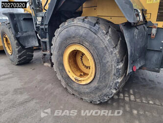 2011-komatsu-wa380-6-1230495-45887805