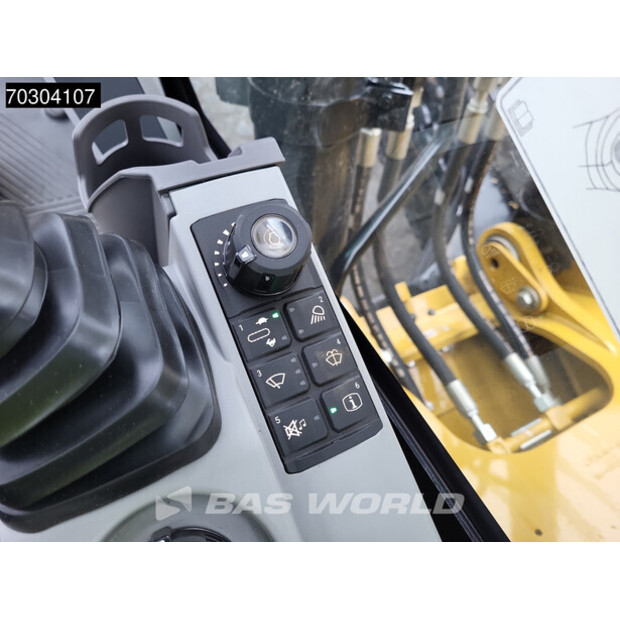 2025 كاتربيلر 323D3-45888314