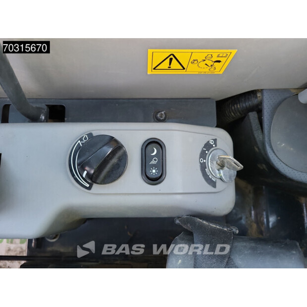 2024 كوماتسو PC55MR-5E0-45888348