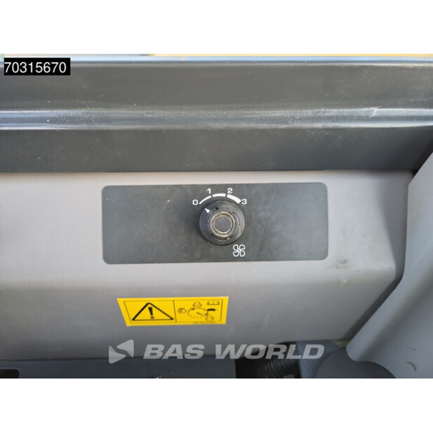 2024 كوماتسو PC55MR-5E0-45888350