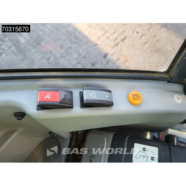 2024 كوماتسو PC55MR-5E0-45888351