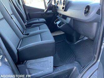 2020-mercedes-benz-sprinter-1430495-45903292