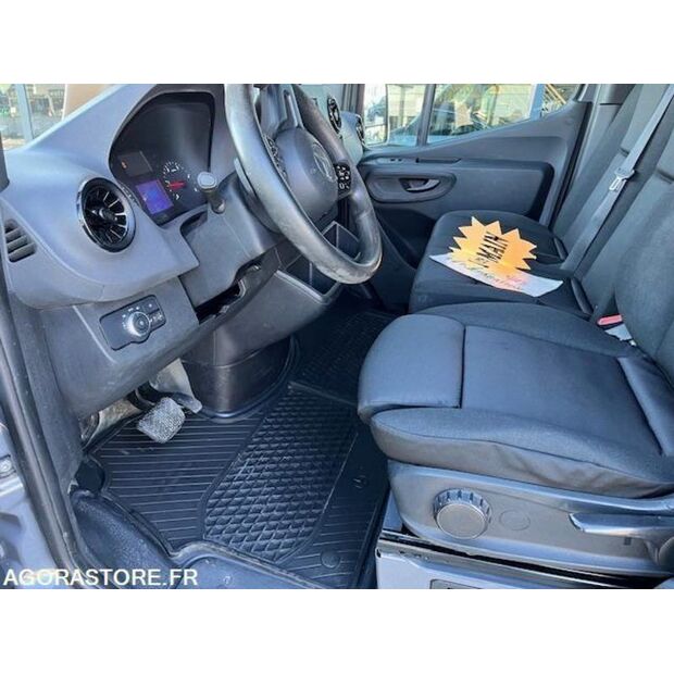 2020 Mercedes-Benz SPRINTER-45903295