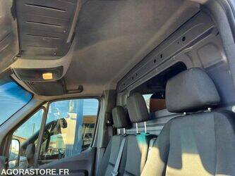 2020-mercedes-benz-sprinter-1430495-45903301