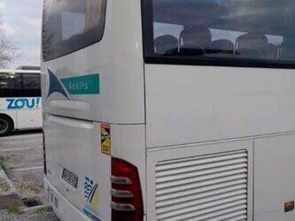 2010-mercedes-benz-tourismo-1430498-45903347