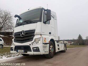 Image for Semi Trucks 2015 Mercedes-Benz ACTROS 1845