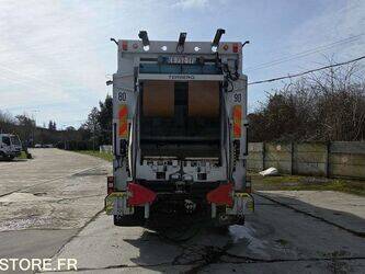 2012-renault-premium-1430507-45903533