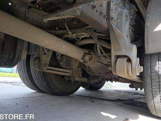 2012-renault-premium-1430507-45903535