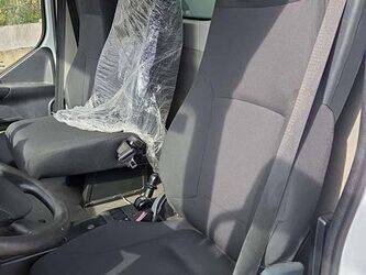 2012-renault-premium-1430507-45903540