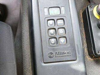 2012-renault-premium-1430507-45903542