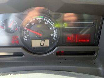 2012-renault-premium-1430507-45903545