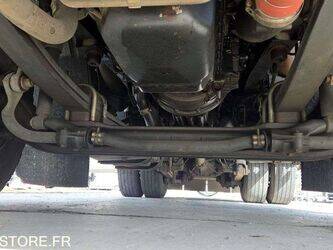 2012-renault-premium-1430507-45903560