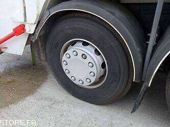 2012-renault-premium-1430507-45903561