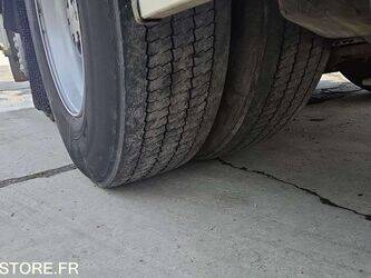 2012-renault-premium-1430507-45903570