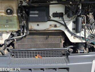 2012-renault-premium-1430507-45903576