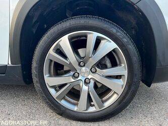 2016-peugeot-2008-1430514-45903667