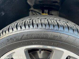 2016-peugeot-2008-1430514-45903668