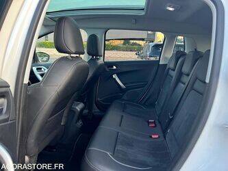 2016-peugeot-2008-1430514-45903677