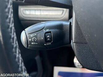 2016-peugeot-2008-1430514-45903689