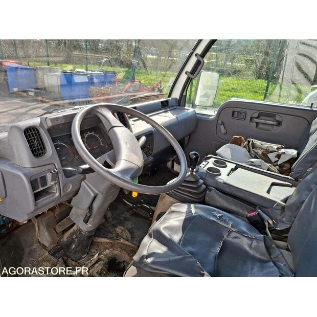 2006 نيسان Cabstar-45903698