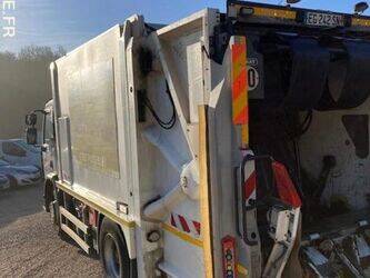 2016-renault-d-wide-1430519-45903770