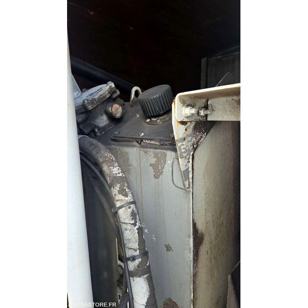 2011 Renault PREMIUM-45903843