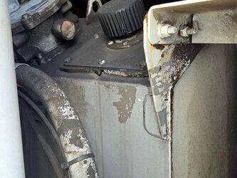 2011-renault-premium-1430524-45903843