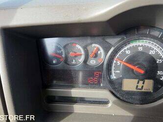 2011-renault-premium-1430524-45903848