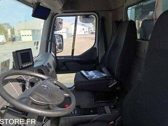 2011-renault-premium-1430524-45903852