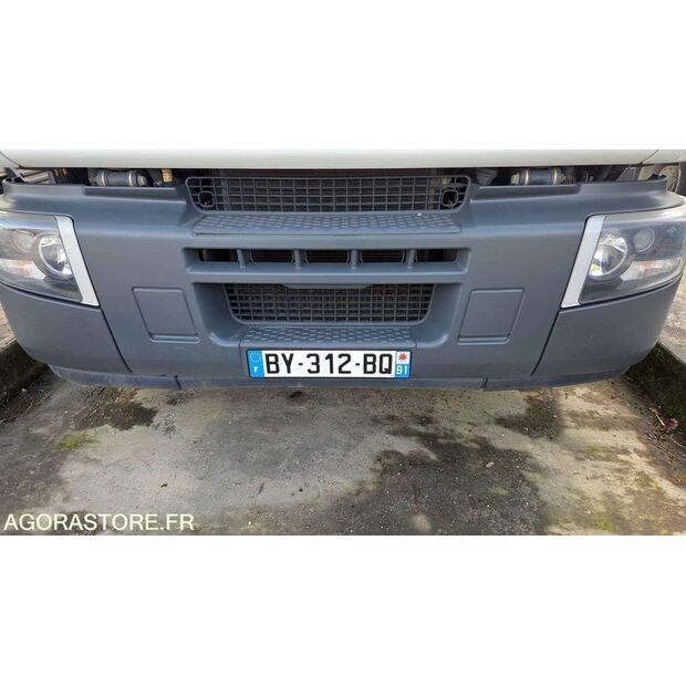 2011 Renault PREMIUM-45903853