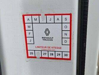 2011-renault-premium-1430524-45903857