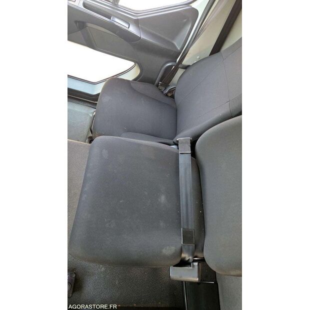 2011 Renault PREMIUM-45903860