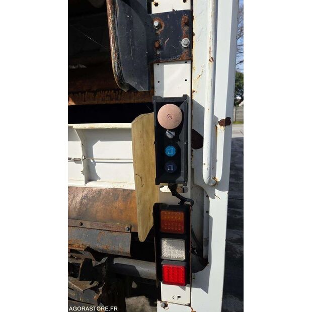 2011 Renault PREMIUM-45903863