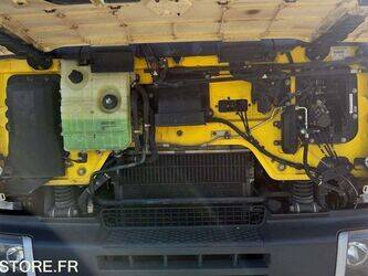 2011-renault-premium-1430524-45903866