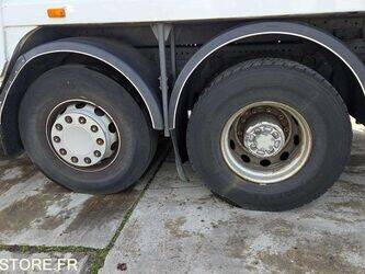 2011-renault-premium-1430524-45903871