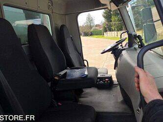 2011-renault-premium-1430524-45903880