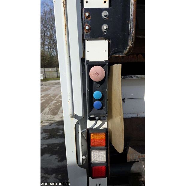 2011 Renault PREMIUM-45903881