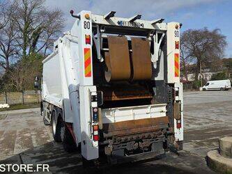 2011-renault-premium-1430524-45903884