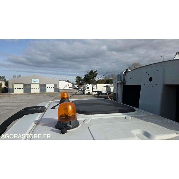 2011 Renault PREMIUM-45903888