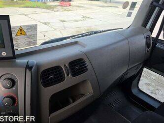 2011-renault-premium-1430524-45903889