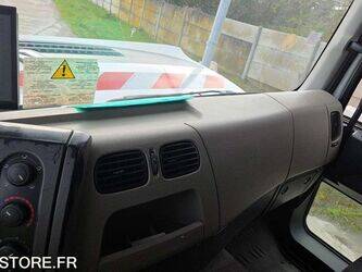 2011-renault-premium-1430531-45904018