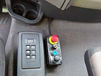 2011-renault-premium-1430531-45904019