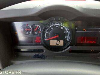 2011-renault-premium-1430531-45904029