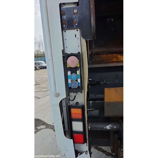 2011 Renault PREMIUM-45904033