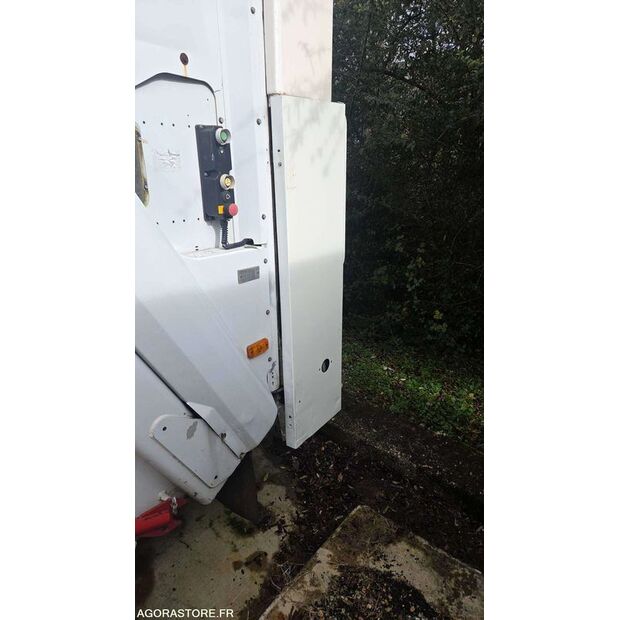 2011 Renault PREMIUM-45904035