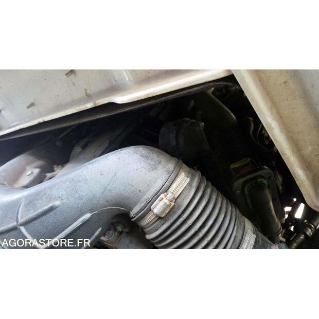 2011 Renault PREMIUM-45904042