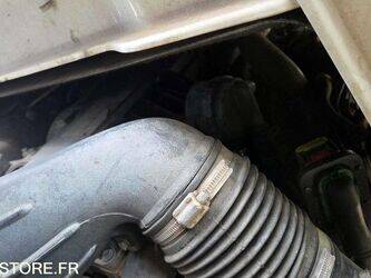 2011-renault-premium-1430531-45904042