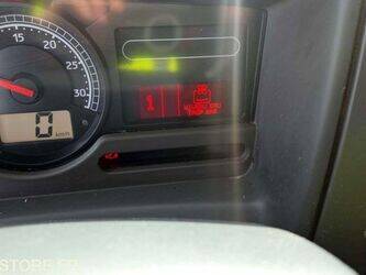 2011-renault-premium-1430531-45904047